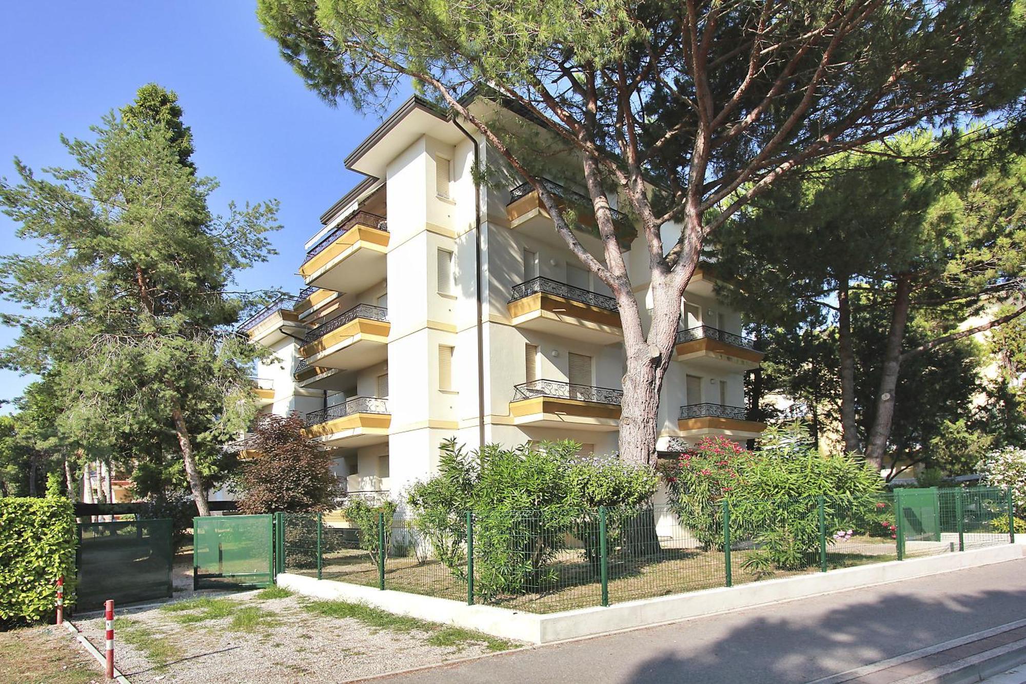 Residenza Ibsen Leilighet Lignano Sabbiadoro Eksteriør bilde